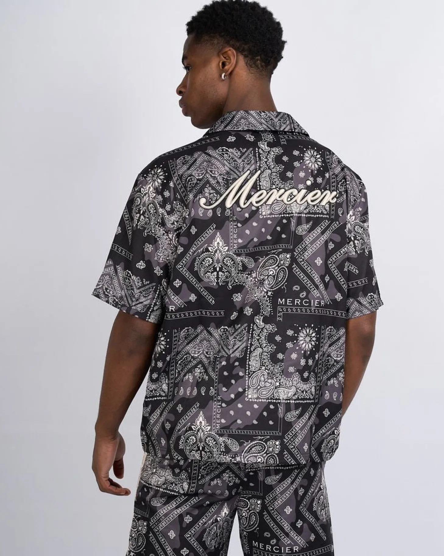 Mercier Summer Sets | T-shirts*Black Paisley Resort Shirt