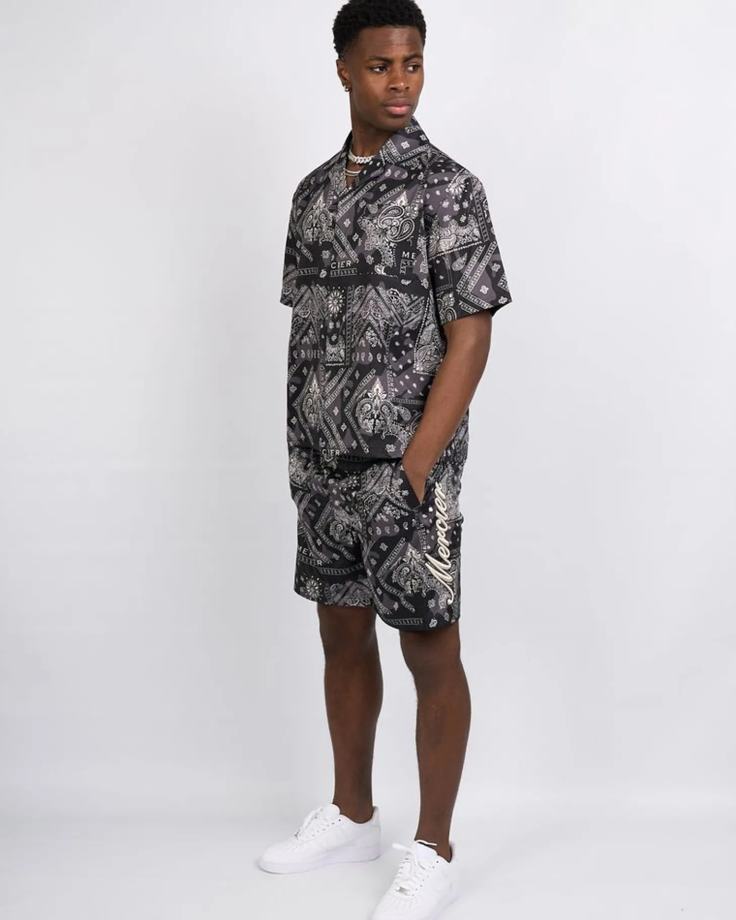 Mercier Summer Sets | T-shirts*Black Paisley Resort Shirt